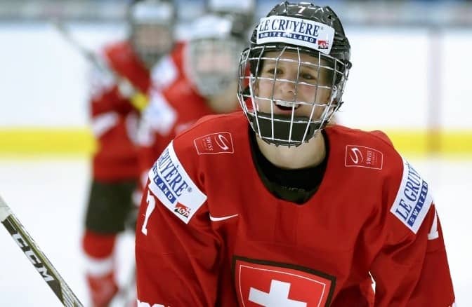 Lara Stalder